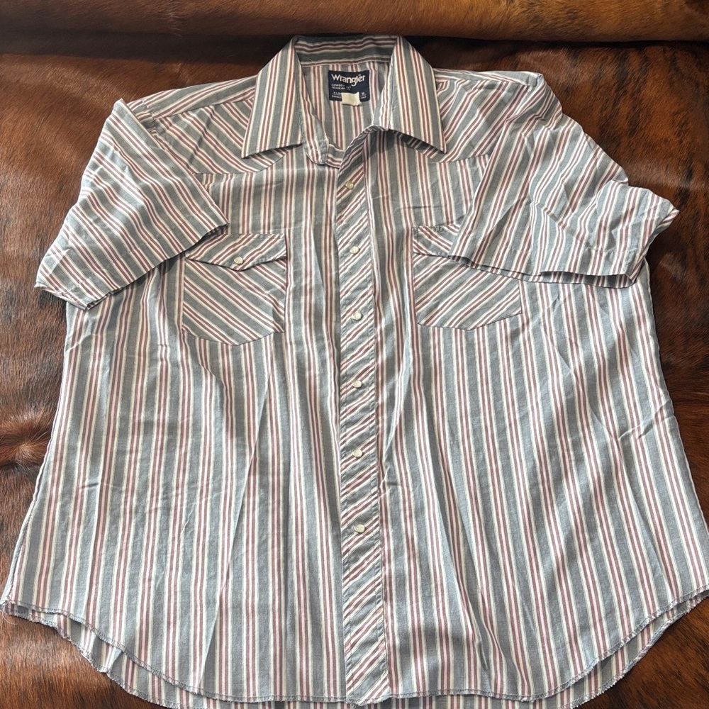 Vintage Wrangler Men's Short Sleeve Shirt